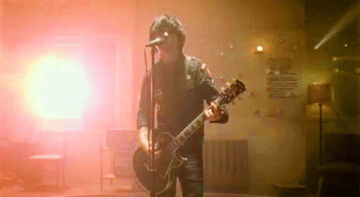 Billie-Joe-Armstrong-in-21-Guns-green-day-22074227-510-280